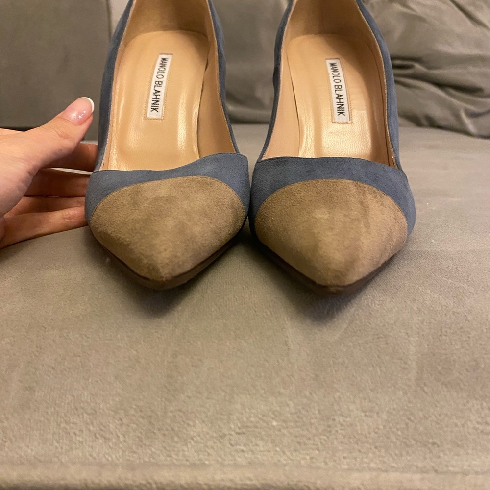 Manolo Blahnik beautiful suede heels. No box - Picture 3 of 6